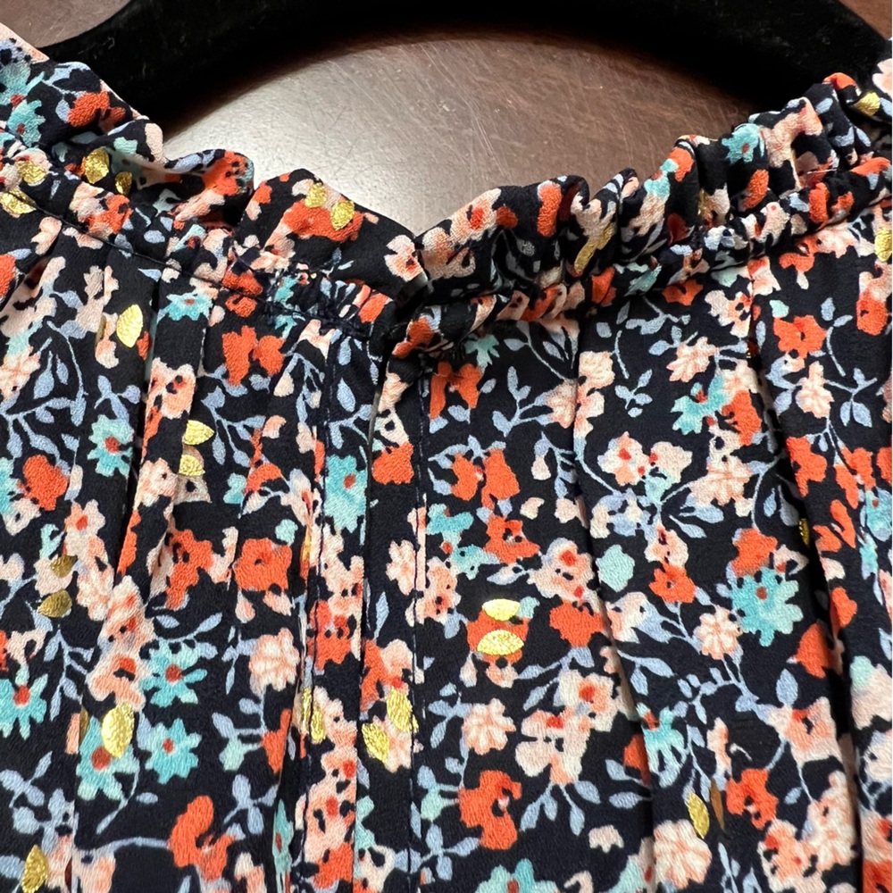 Sienna Sky Sleeveless Floral Tie Front  Key Hole Back Blouse. Top large nwt - Picture 3 of 6